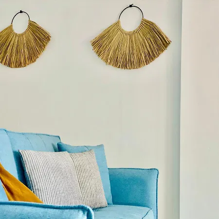 Canaryislandshost L Surfer カレタ・デ・ファマラ