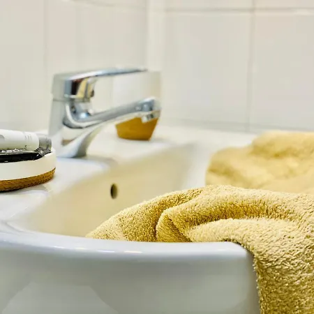 Canaryislandshost L Surfer * カレタ・デ・ファマラ