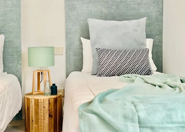 Canaryislandshost L Surfer Apartamento Famara